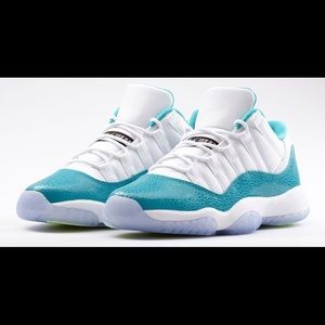 Air Jordan 11 Low Aqua Safaris